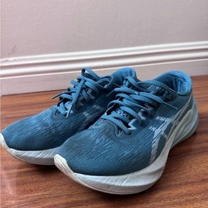 ASICS Novablast 3 Women’s 7.5